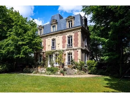 hôtel particulier à vendre dans le quartier sud rer