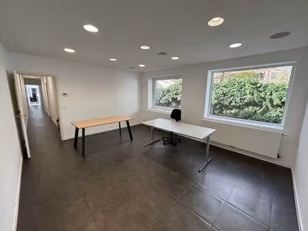 bureau calme et lumineux dans le bas d'uccle