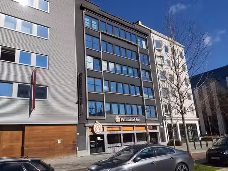 batiment renové récemment près du eilandje