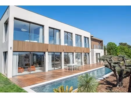 villa de luxe à vendre dans le quartier les faurys