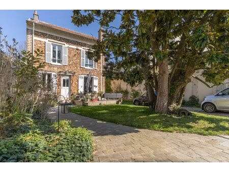 maison de luxe à vendre dans le quartier pierrelais