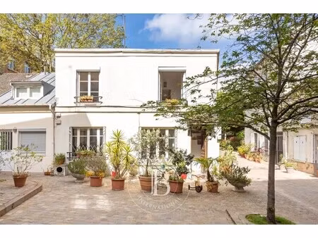 maison de luxe à vendre dans le quartier la fourche-guy môquet