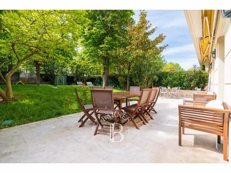 appartement de luxe à vendre dans le quartier ile de la jatte-parc d'orléans