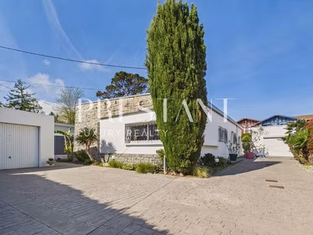 maison de luxe à vendre dans le quartier mondeville-chassin