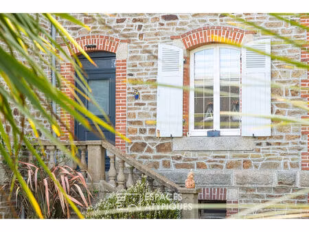 belle maison d'époque et sa piscine à quessoy