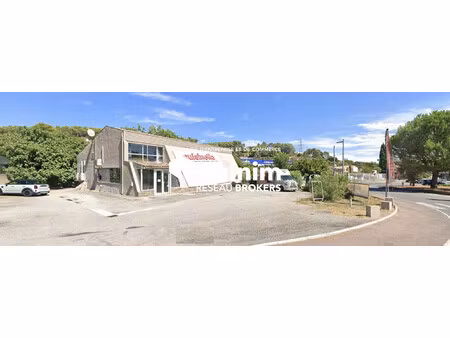 location local commercial