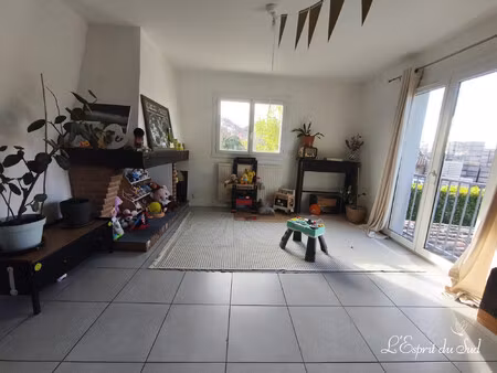 au calme dans un petit écrin de verdure