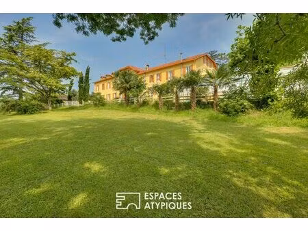 propriété gersoise d'exception de 830 m² en coeur de station thermale