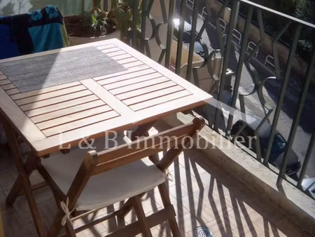 studio + terrasse et cave - avenue des platanes