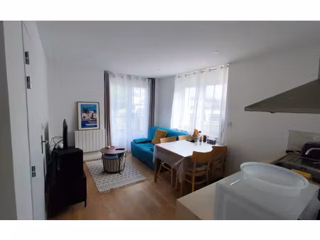 location appartement  m² t-2 à brest  550 €