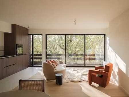 coupure rechts – lichtrijk gerenoveerd éénslaapkamerappar...