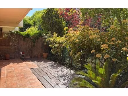 location appartement  44 m² t-2 à marseille 9  787 €