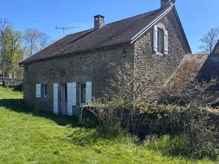 jolie maison pierres 93m² avec jardin et grange