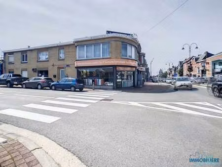 rez-de-chaussee commercial idéalement situé