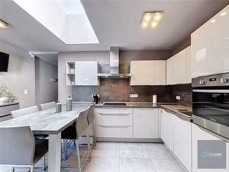 maison 3 façades en excellent état