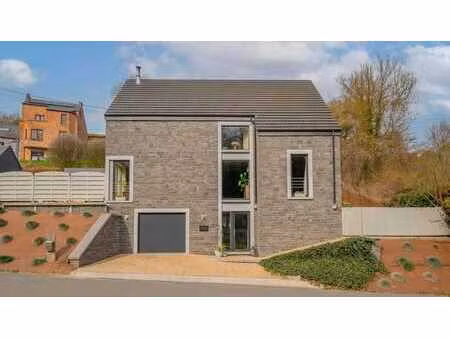 bien d'exception à lives-sur-meuse