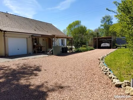 maison plein pied de 2015 dans un ecrin de verdure