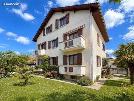 immeuble 8 pièces 244 m²