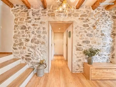 propriété 6 pièces 134 m²