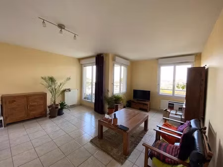 location appartement 3 pièces 66 m² à bron (69500)