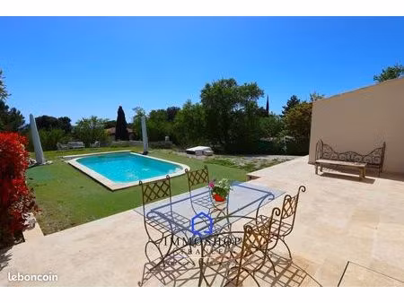 propriété 5 pièces 105 m²