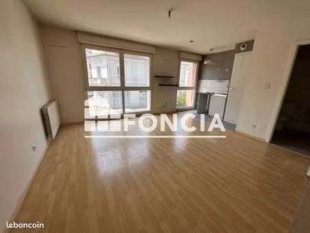 studio 1 pièce 32 m²