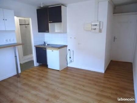 beau studio rénové à croix mackellerie