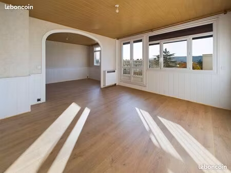 grand t2 lumineux traversant