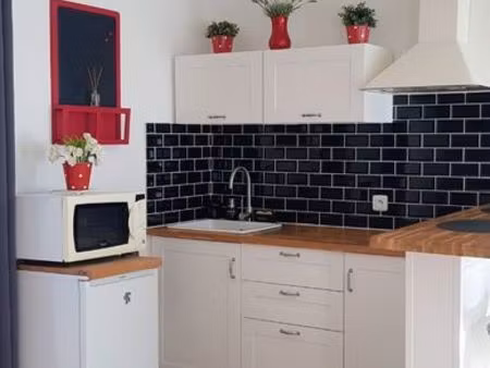 bail mobilité / 10 mois max / studio meublé toutes charges incluses (chauffage internet él