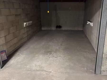 garage sécurisé - entrée de malo proximité digue de mer