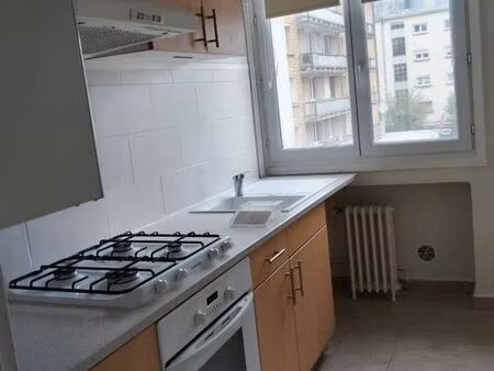 belle appartement ce plein centre ville sedan au pied du marché couvert parking gratuit