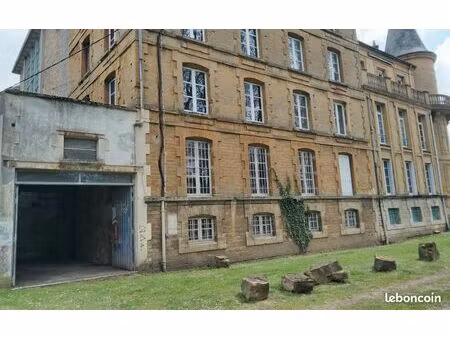 grand garage centre ville pour professionnel et particulier