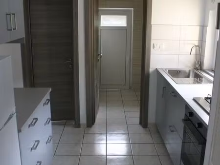 loue apprtrement a 900m du luxembourg