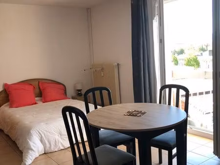 studio meuble en residence