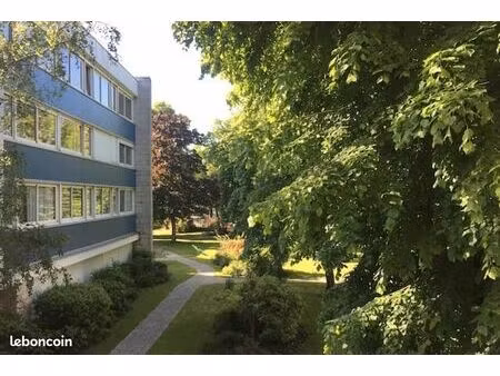 studette meublée standing – calme absolu – vue parc – croissy-sur-seine