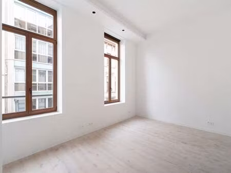 ixelles – quartier stassart - bel immeuble entièrement rénové à ixelles à partir de € 295.