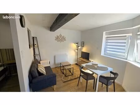 t2 meublé rénové – parking privé – fibre incluse – lumineux – proche université – 25m² – r