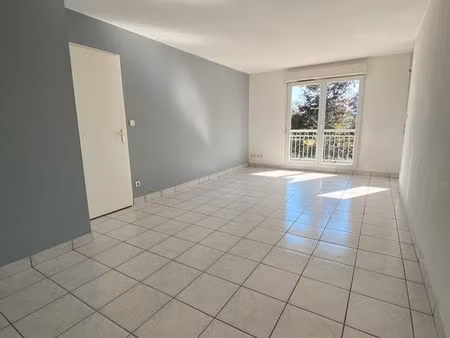 appartement t2 dans résidence avec parking privé