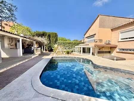 maison de luxe à vendre dans le quartier coupiane nord