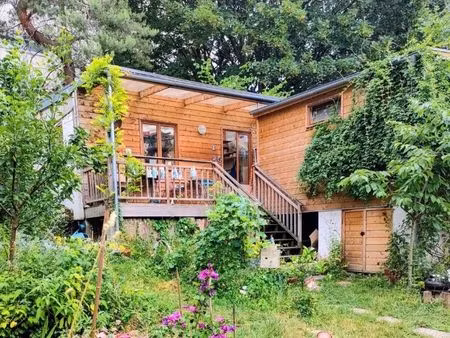 jolie maison avec un grand jardin  un atelier et des terrasses