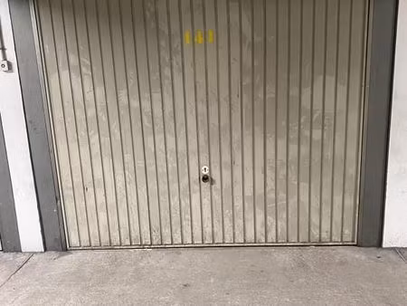 garage/box 13 m² romainville