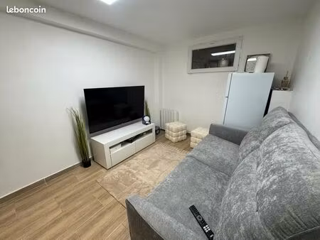 t2 a 5 min de la gare  20 min de paris gare nord