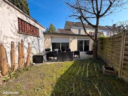 maison de ville 6 pièces 82 m²