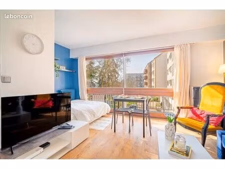 studio sans vis a vis gare de cernay