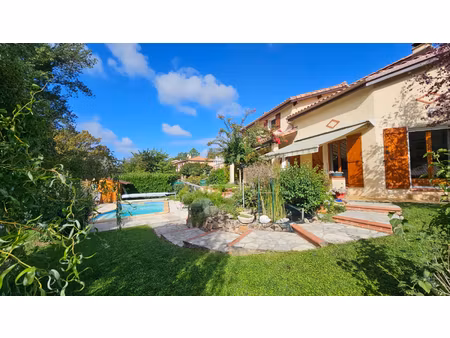 escalquens - maison familiale 5 pièces de 154m2 avec garage et piscine