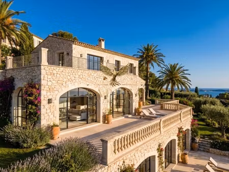 maison de luxe à vendre à beausoleil