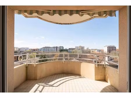 toulouse saint michel bel appartement t3/t4 avec ascenseur  balcon et box fermé