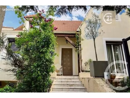 pavillon 6 pièces 130 m²