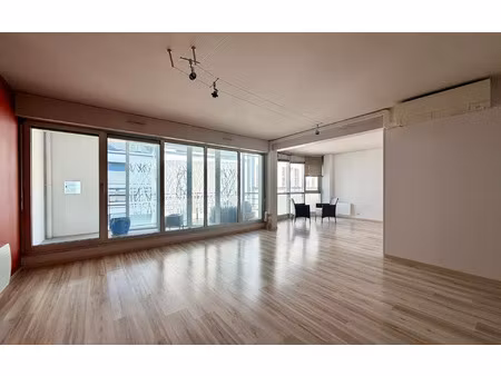 location appartement  70.57 m² t-2 à paris 11  1 950 €