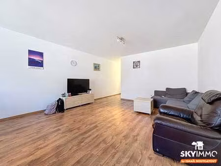 appartement 2ch - peb b - elec ok - terrasse - aucun travaux